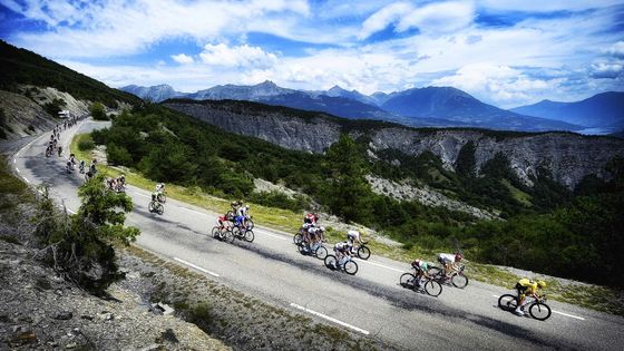 Nejkrásnější fotky z Tour: Amazonka na koni, krása krajiny až kýčovitá či nohy v hlavní roli