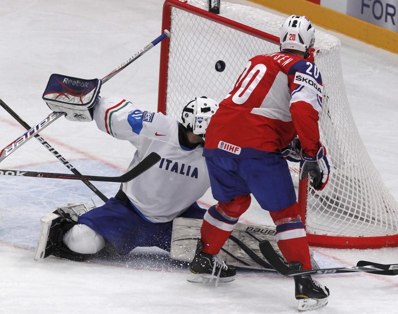 MS v hokeji 2012: Itálie - Norsko (gól Bastiansena)