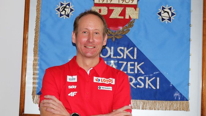 Lukáš Bauer jako trenér polských běžkařů.