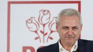 Mezi nimi například šéf vládních sociálních demokratů Liviu Dragnea, který minulý rok dostal dvouletou podmínku za zmanipulování voleb.