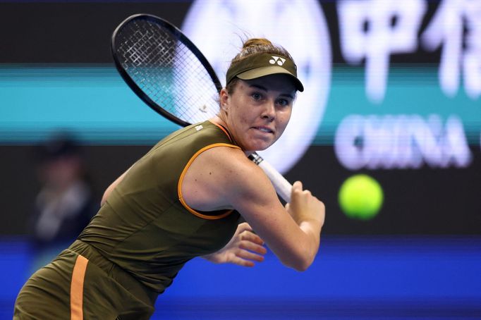 Linda Nosková na turnaji v Pekingu v utkání, které její domácí soupeřka vzdala.