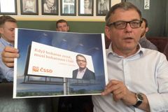 Zaorálek představil billboardy. Lidem se má žít lépe, když země prosperuje, tvrdí