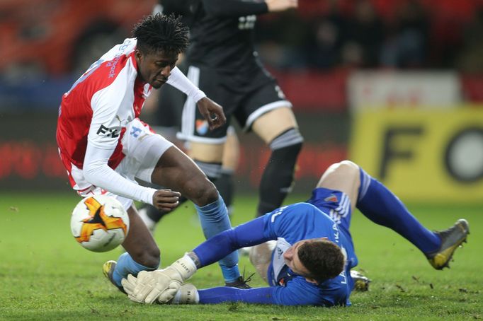 fotbal, Fortuna:Liga 2018/2019, Slavia - Baník Ostrava, Peter Olayinka a Jan Laštůvka