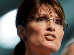 Podle Palinové je rtěnka jediným rozdílem mezi "hokejovou mámou", jako je ona, a pitbulem