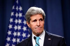 Naděje na mír se vzdaluje, prohlásil Kerry. Obhajoval rezoluci OSN, která kritizuje Izrael