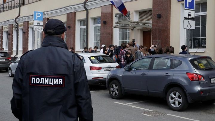 Ruského protikorupčního aktivistu zbili dva útočníci s tyčemi. Zemřel v nemocnici