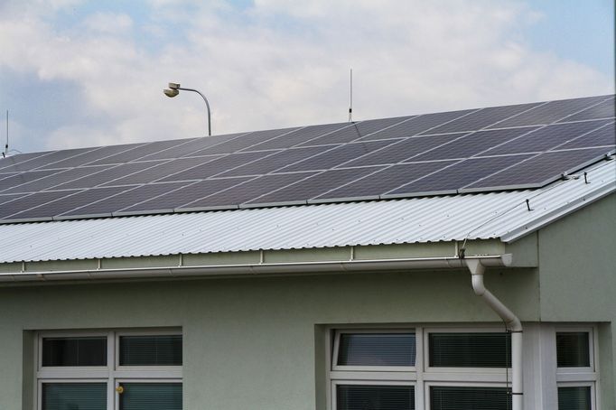 Fotovoltaická elektrárna na administrativní budově Technických služeb v Sečské ulici.