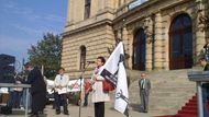 Slovo si vzalo i několik starostů z různých obcí. Obsah jejich projevů byl jednotný: více peněz pro obce!