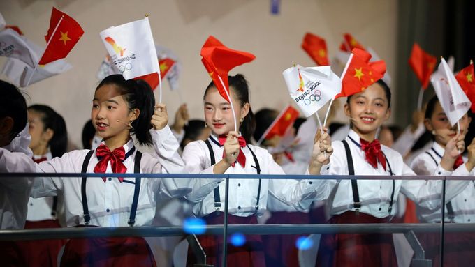 Oslavy v Pekingu k předání olympijského ohně.