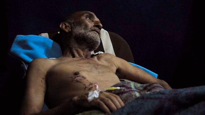 Počet obětí v Libyi roste. Mrtvých je už 10 tisíc, raněných pětkrát víc.