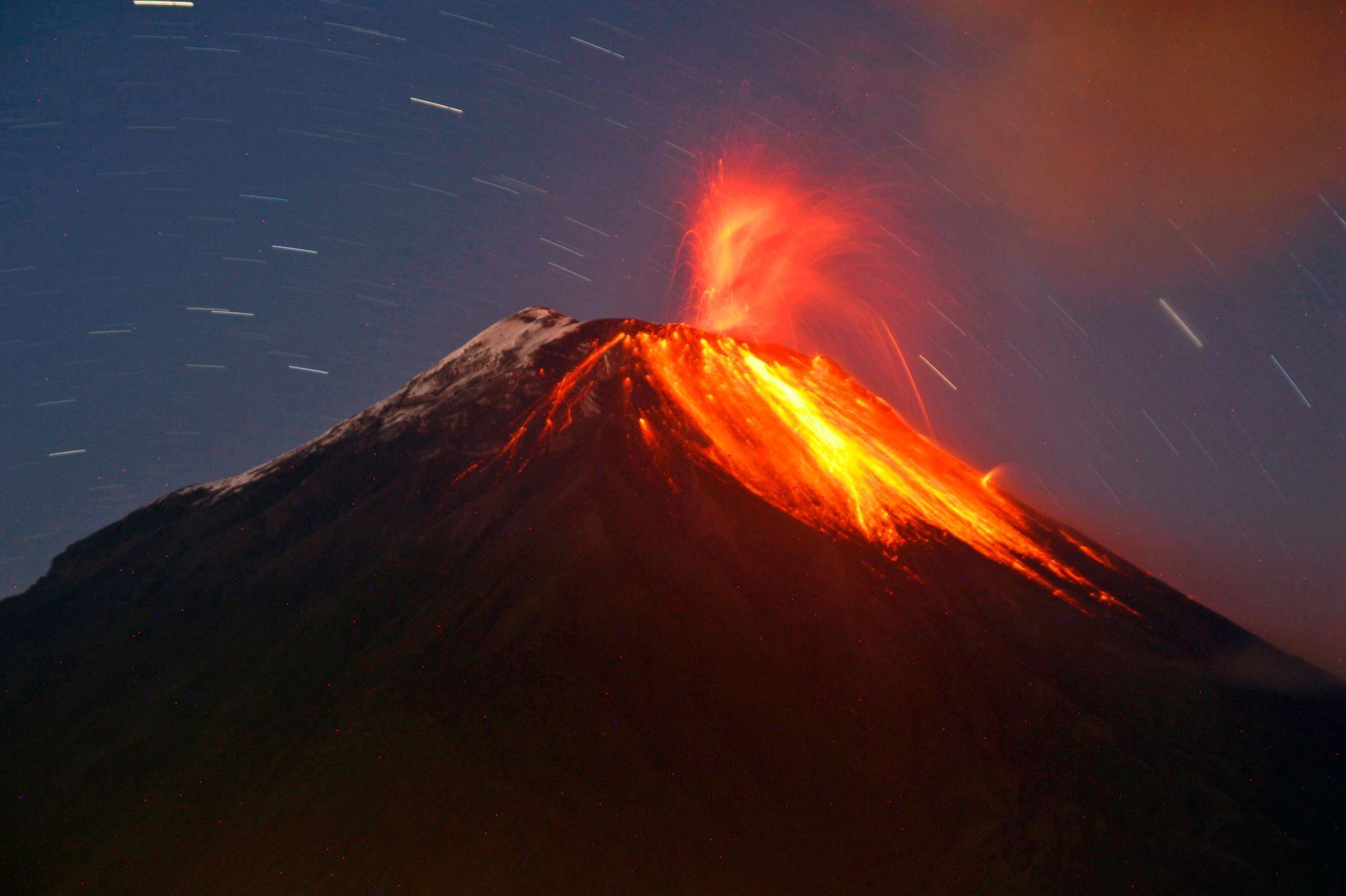 Ekvádorská sopka Tungurahua - erupce 31.srpna 2014