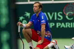 Nedělní dvouhra? Asi ne. Tělo mi takovou zátěž nedovolí, smutnil po prohrané čtyřhře Štěpánek