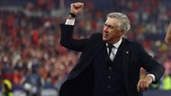 Carlo Ancelotti, italský trenér v barvách Realu slaví další zásadní úspěch své bohaté kariéry. Stal se prvním koučem, který vyhrál Ligu mistrů počtvrté.