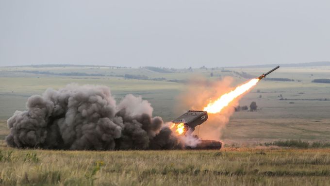 429. samostatný pluk bezpilotních systémů “Achilles” zveřejnil záběry ze sestřelení dvou TOS-1A