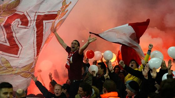 Prohlédněte si fotografie z úterních úvodní osmifinálových utkání fotbalové Ligy mistrů, zvláště ovšem na triumf Bayernu na půdě londýnského Arsenalu.