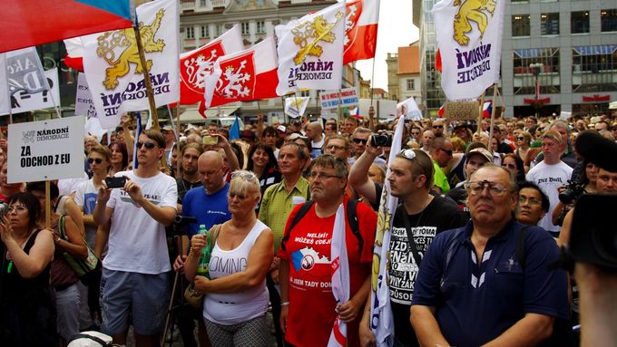 Srpnová demonstrace proti uprchlíkům v Praze