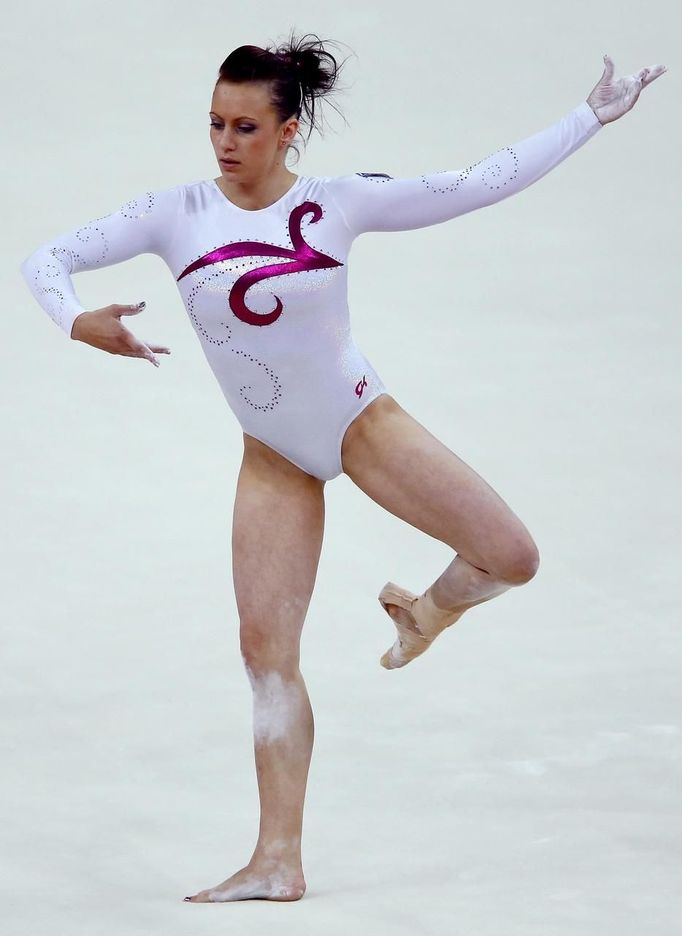 Gymnastka Kristýna Pálešová po nezdaru na kladině přišla o šanci kvalifikovat se na olympijských hrách v Londýně do finále víceboje a nenapodobila své vystoupení z Pekingu 2008.