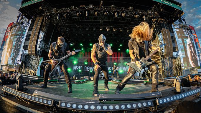 Zastávek festivalu Hrady CZ, který letos začal 11. července na Točníku, je celkem osm. Zahraje i metalová kapela Dymytry.