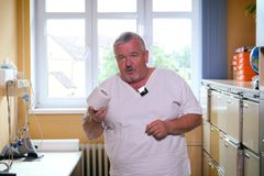 Pozor na zrádný led v drinku. "Faraonova pomsta" potrápí až polovinu cestovatelů