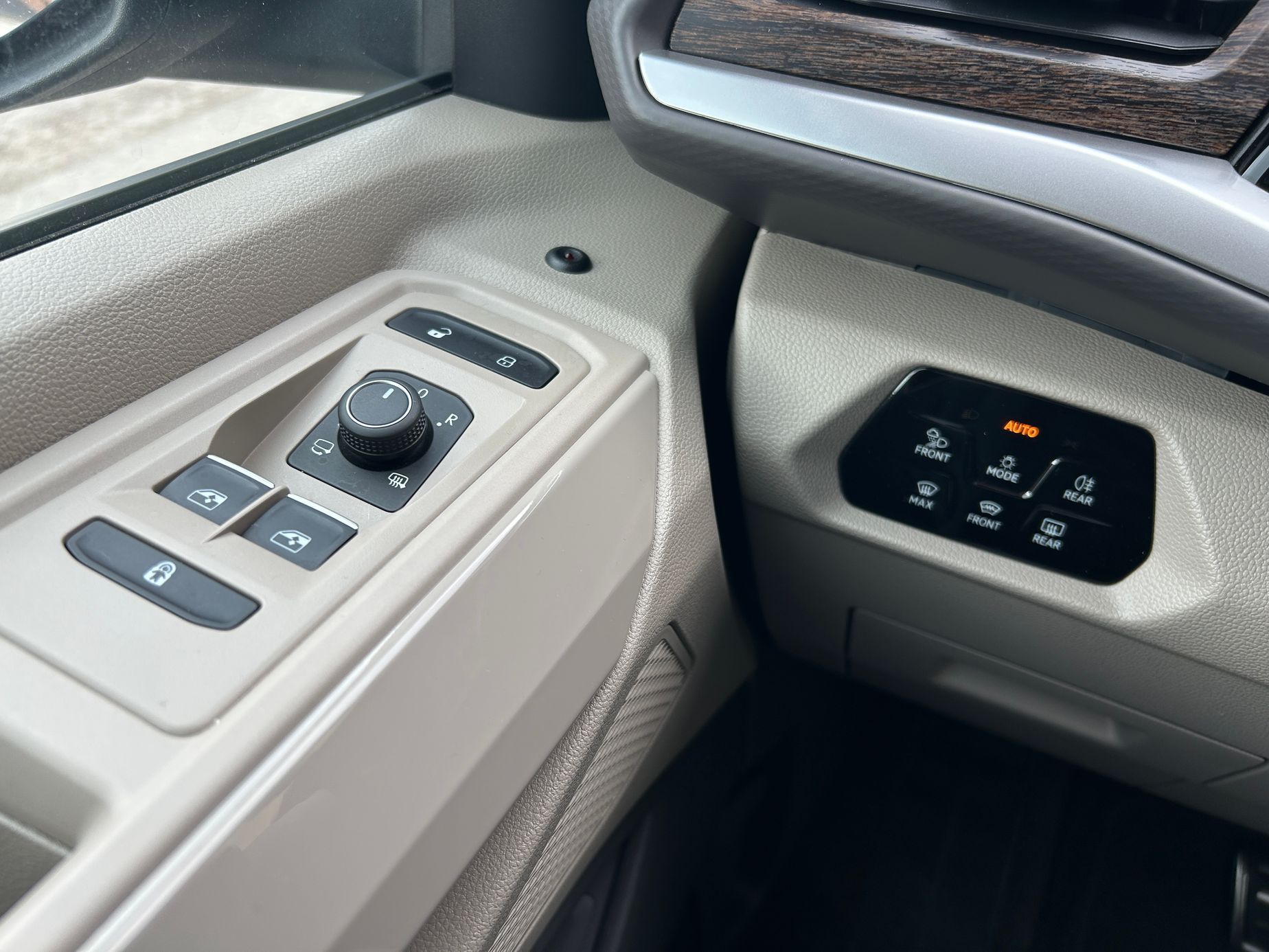 VW T7 Multivan spací box