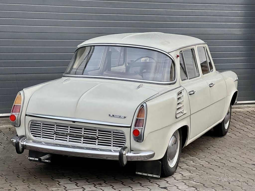 Aukce Retro Garáž Praha Letňany říjen 2022