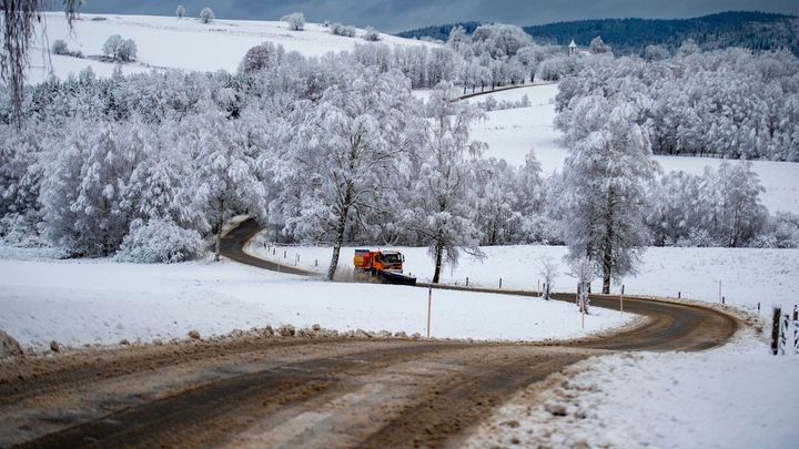 Na jihu Čech a části Vysočiny je vlivem sněhu bez proudu přes 10 tisíc domácností; Zdroj foto: ČTK