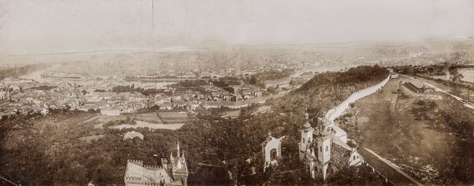 Archivní fotografie z historie Štefánikovy hvězdárny