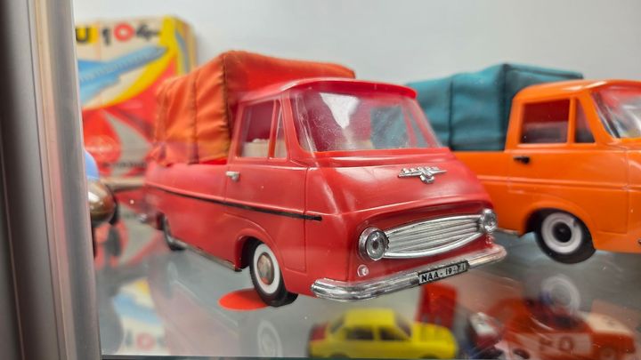 Nostalgická jízda do socialistického dětství. Takovou sbírku starých hraček nenajdete; Zdroj foto: Jan Matoušek