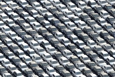 Prodeje aut v Česku zpomalují. Automobilky se připravují na horší časy