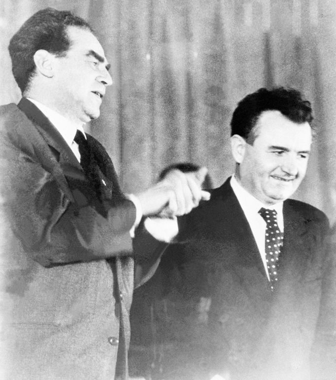 Rudolf Slánský a Klement Gottwald v roce 1948.