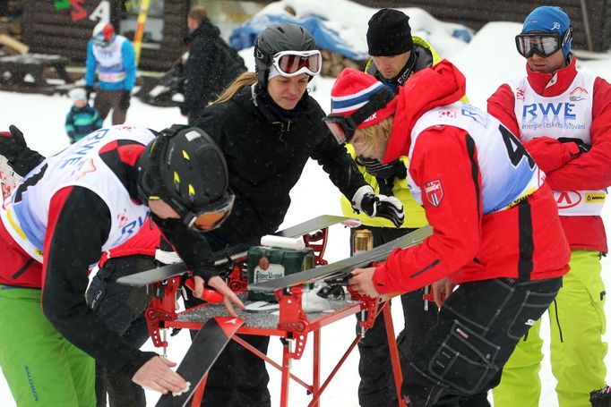 Lyžaři na lyžařském sjezdu RWE KSN cup 2013