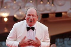 Hans Zimmer zahraje v Praze. Dalšího Oscara za Dunu nedostane, akademie ho vyřadila