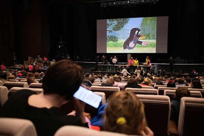 Průřez tvorbou fotografa Týdeníku Respekt Matěje Stránského za rok 2022.