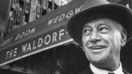 Svůj dlouholetý sen koupit luxusní newyorský hotel Waldorf Astoria si Conrad Hilton splnil v roce 1949.