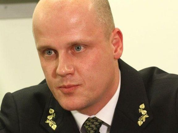 Oddělení kontroly a stížností podléhá řediteli pražské městské policie Eduardu Šusterovi.