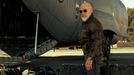 J. K. Simmons jako James.
