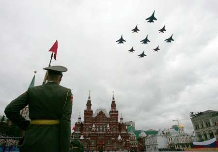 Stíhačky nad Rudým náměstím