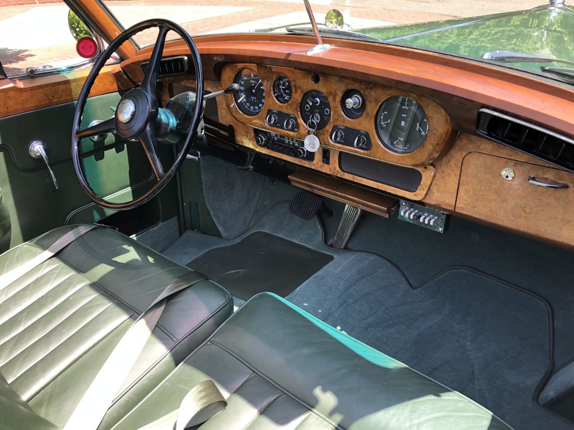 Rolls-Royce Silver Cloud II po Elizabeth Taylor
