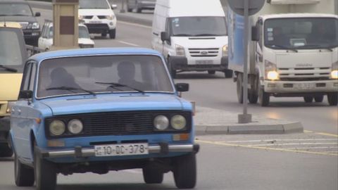 Nejvíc Lad jezdí v Ázerbájdžánu. Stará sovětská auta zamořují vzduch