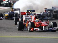 Problémy s motorem u Marka Webbera