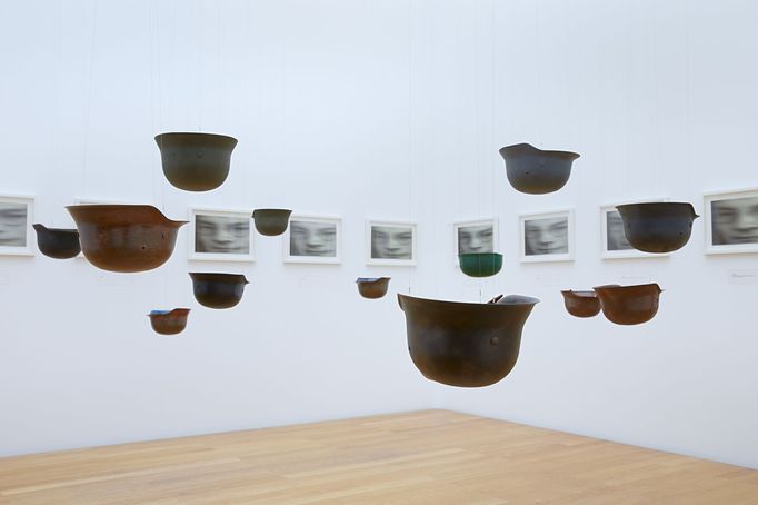 Yoko Ono: Helmets/Pieces of Sky, 2001/2019.