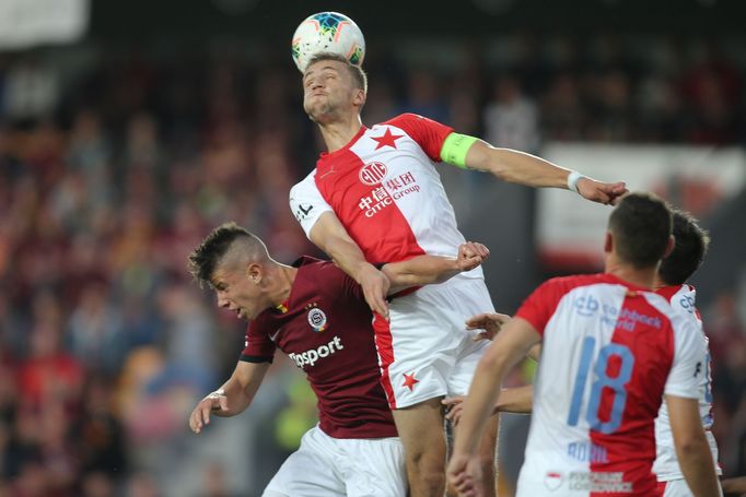 Tomáš Souček a Adam Hložek v derby Sparta - Slavia v 10. kole první ligy