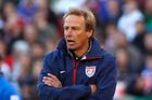 Klinsmann po pěti letech skončil u fotbalistů USA, neustál debakl s Kostarikou