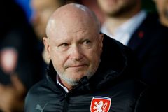 Omlouvám se fanouškům za zklamání, řekl na rozloučenou Hašek