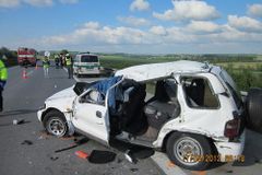 Nehoda dvou aut zablokovala silnici R35 na Olomouc