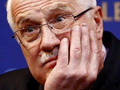 Situaci v případě pádu vlády má v rukou prezident Václav Klaus
