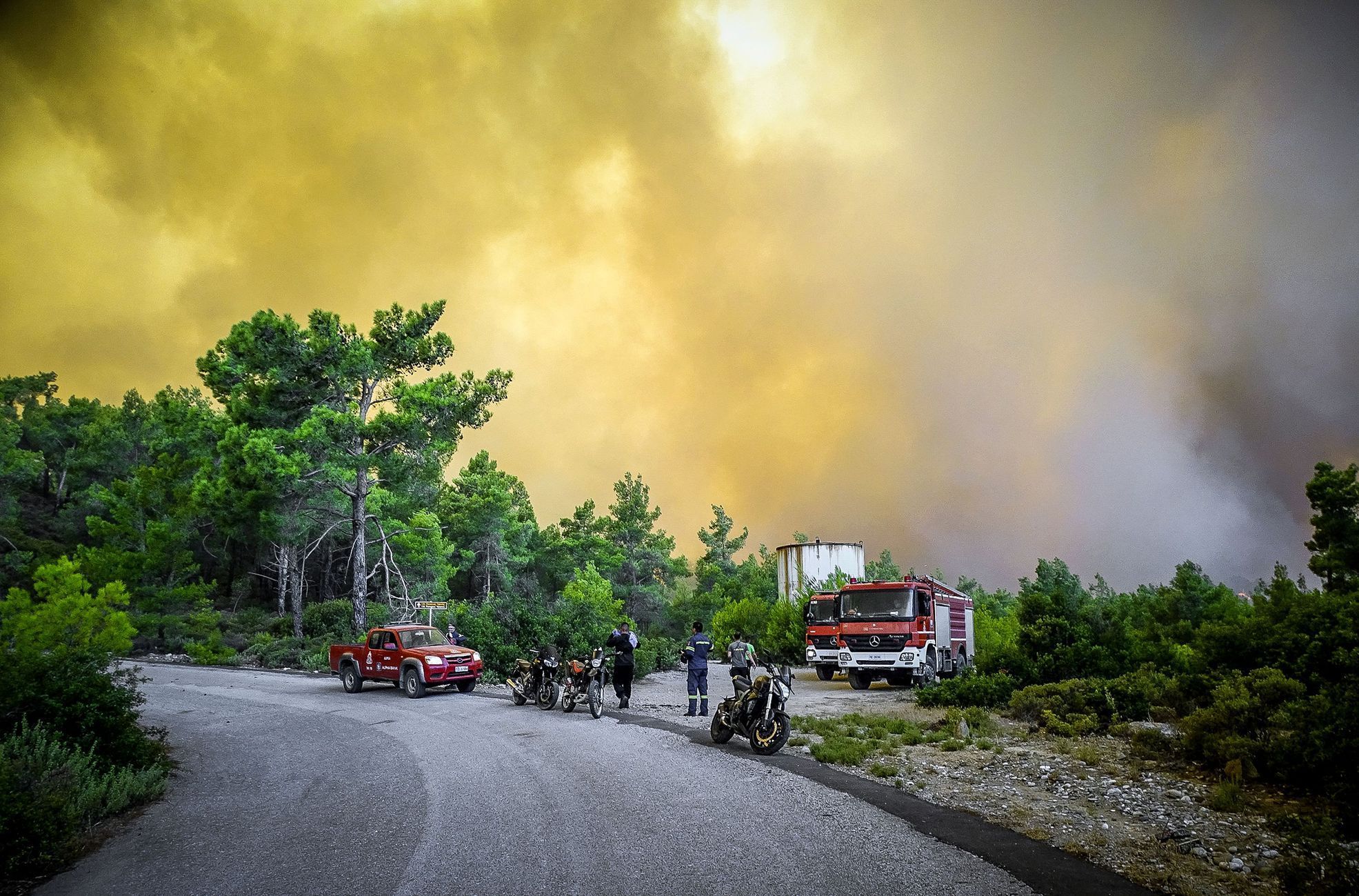 rhodos lesní požáry horko léto řecko