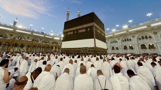 Pouť v ohni: milion muslimů, 40 stupňů a bezpečnostní manévry v Mekce