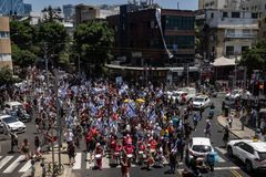 Tisíce Izraelců v ulicích žádají příměří, chce ho naprostá většina, uvedl prezident