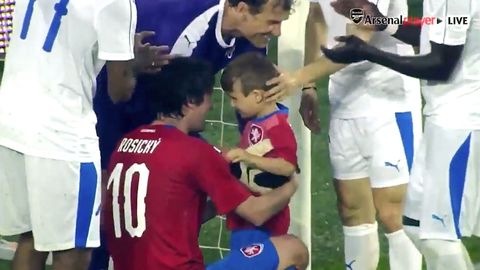 Sportovní Sociál: Škola úsměvu pro Rusy a Rosický junior dává svůj první velký gól